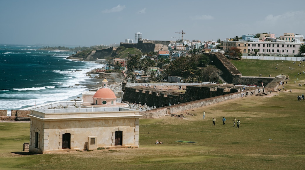 Castillo San Felipe del Morro showing landscape views, heritage architecture and general coastal views