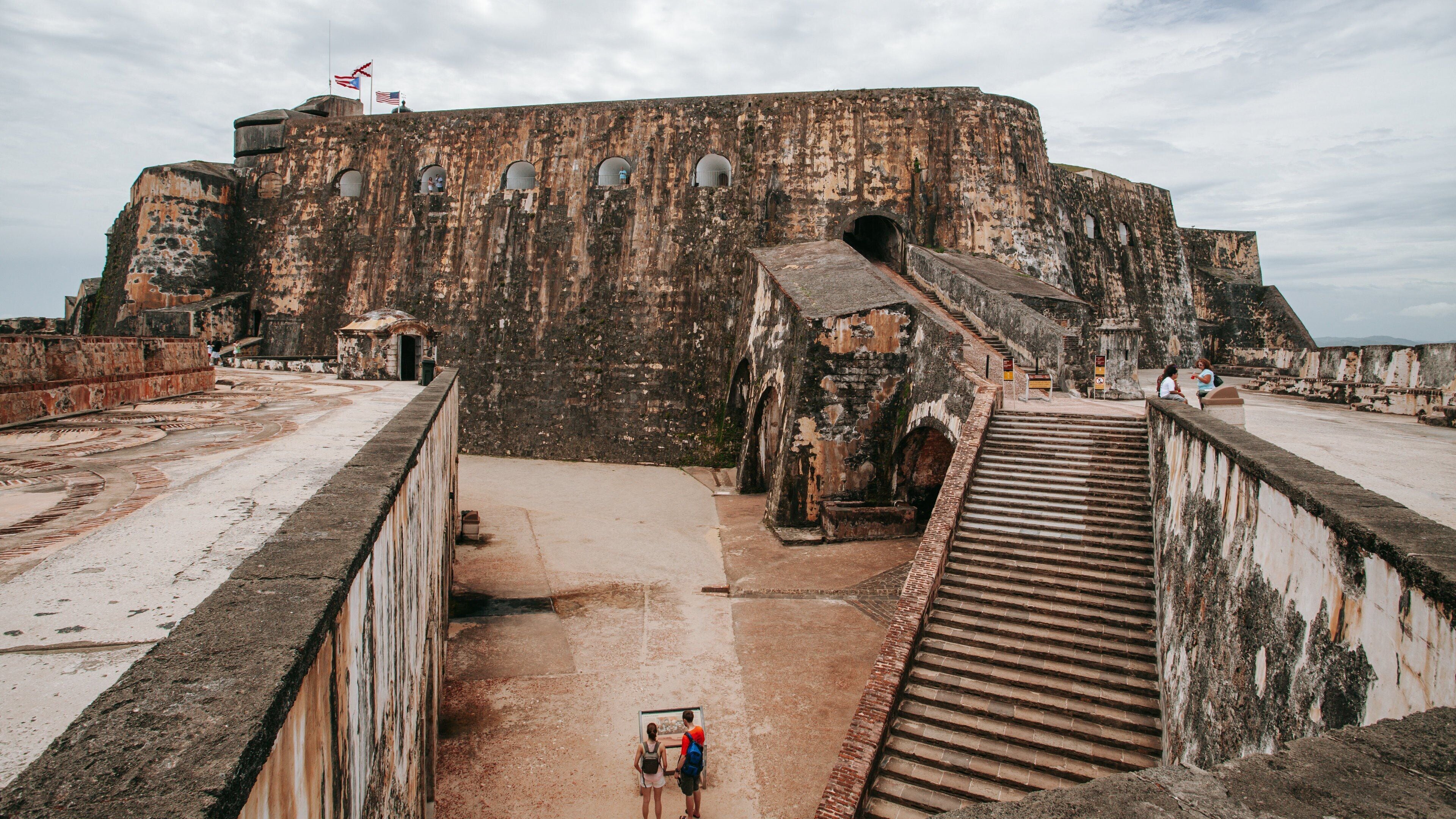 Castillo San Felipe del Morro showing heritage architecture