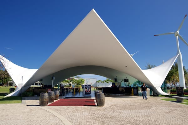 Casa Bacardi showing a park