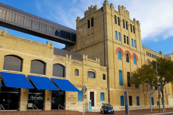San Antonio Museum of Art featuring heritage architecture