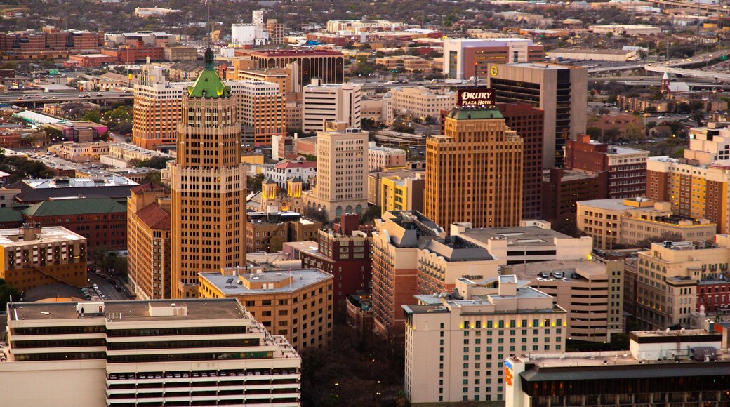 Tower of the Americas showing landscape views and a city