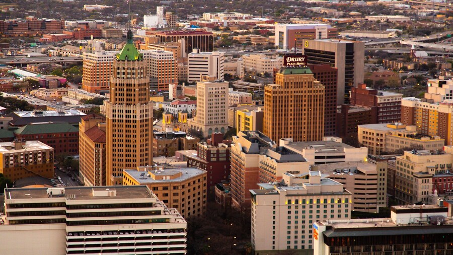 Tower of the Americas showing landscape views and a city