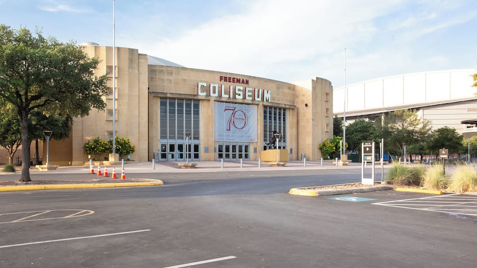 SanAntonio_FreemanColiseum_502631_04