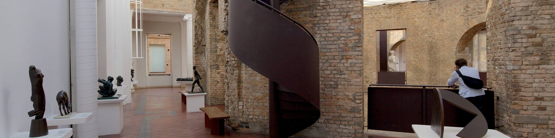 Pinacoteca do Estado das einen Kunst und Innenansichten