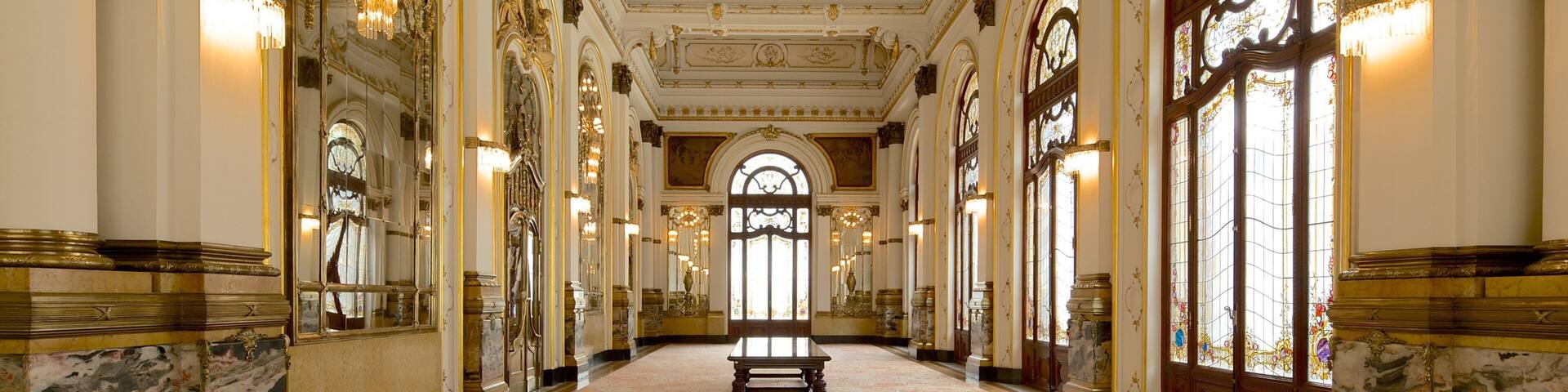 Municipal Theatre of São Paulo which includes heritage architecture, theater scenes and interior views