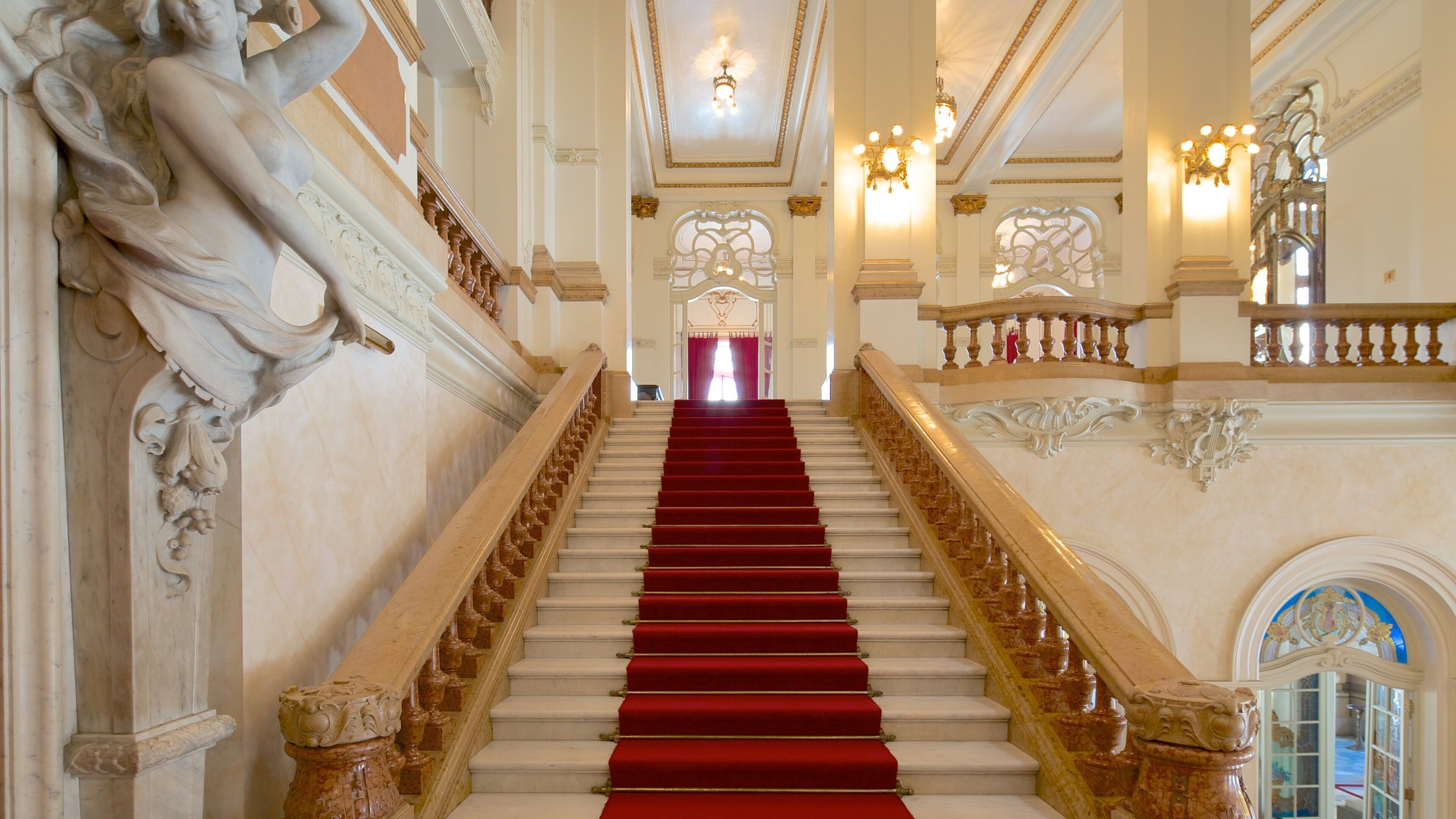 Municipal Theater showing theatre scenes, heritage architecture and interior views