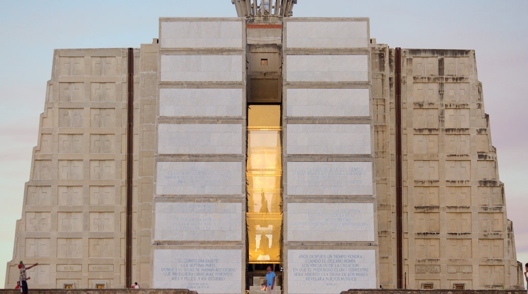Colon Lighthouse and Museum which includes a monument and a lighthouse
