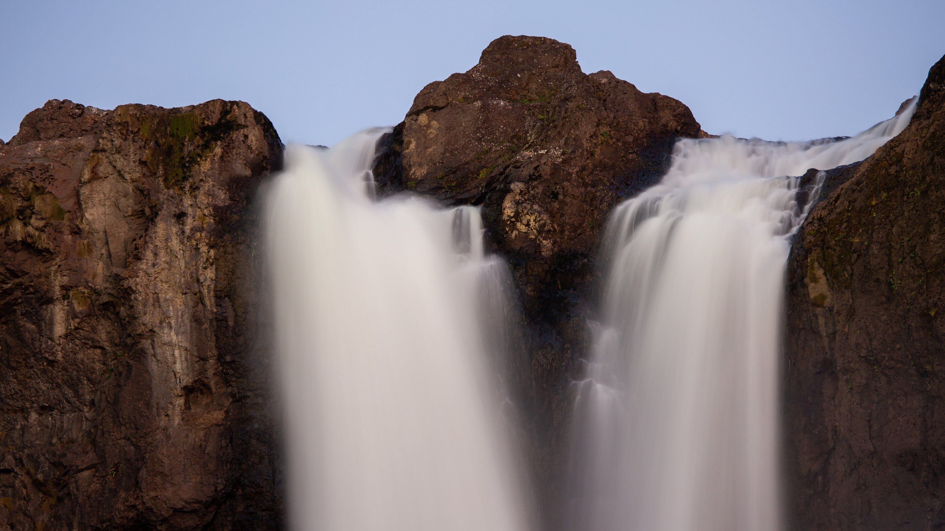 Snoqualmie Falls showing a cascade