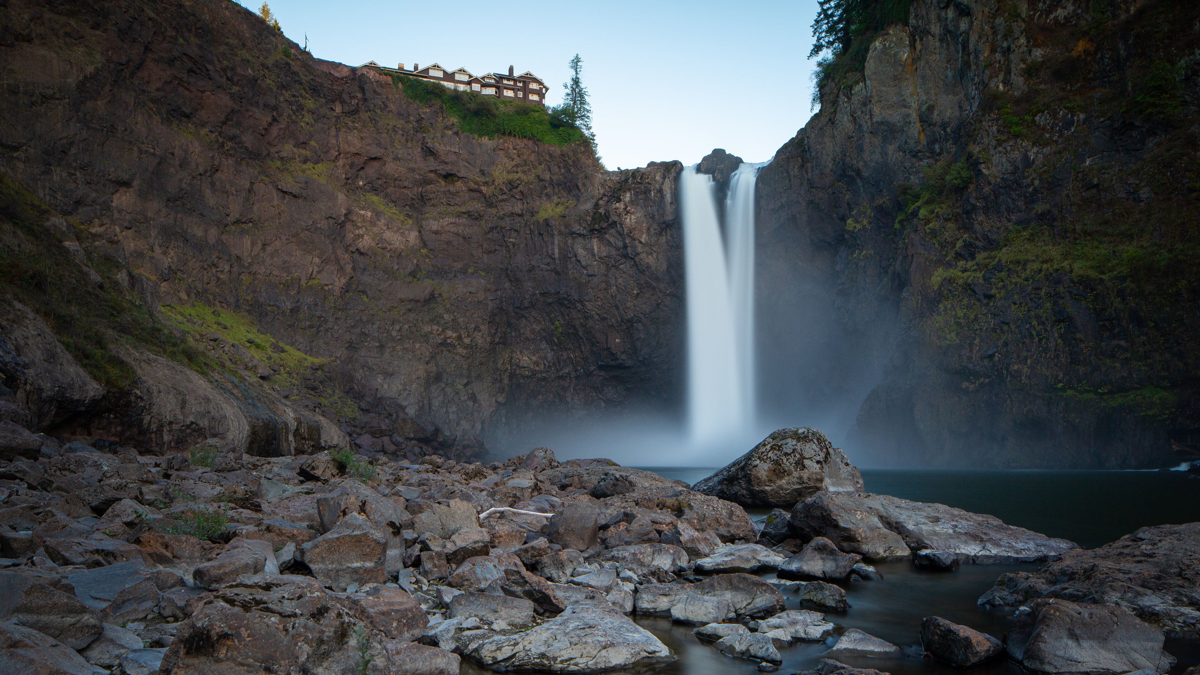 Snoqualmie Falls which includes a waterfall