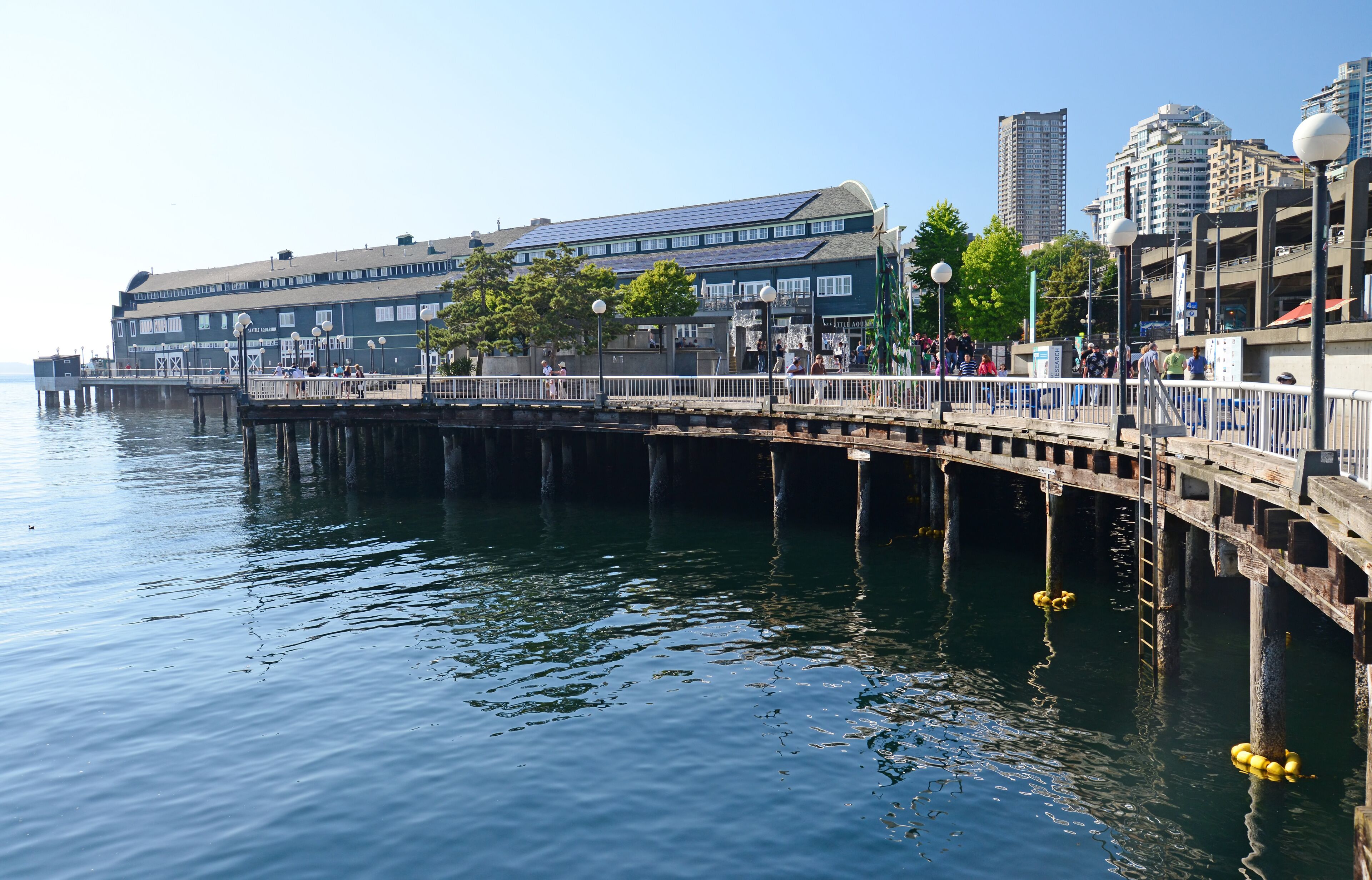 The picturesque waterfront in downtown Seattle