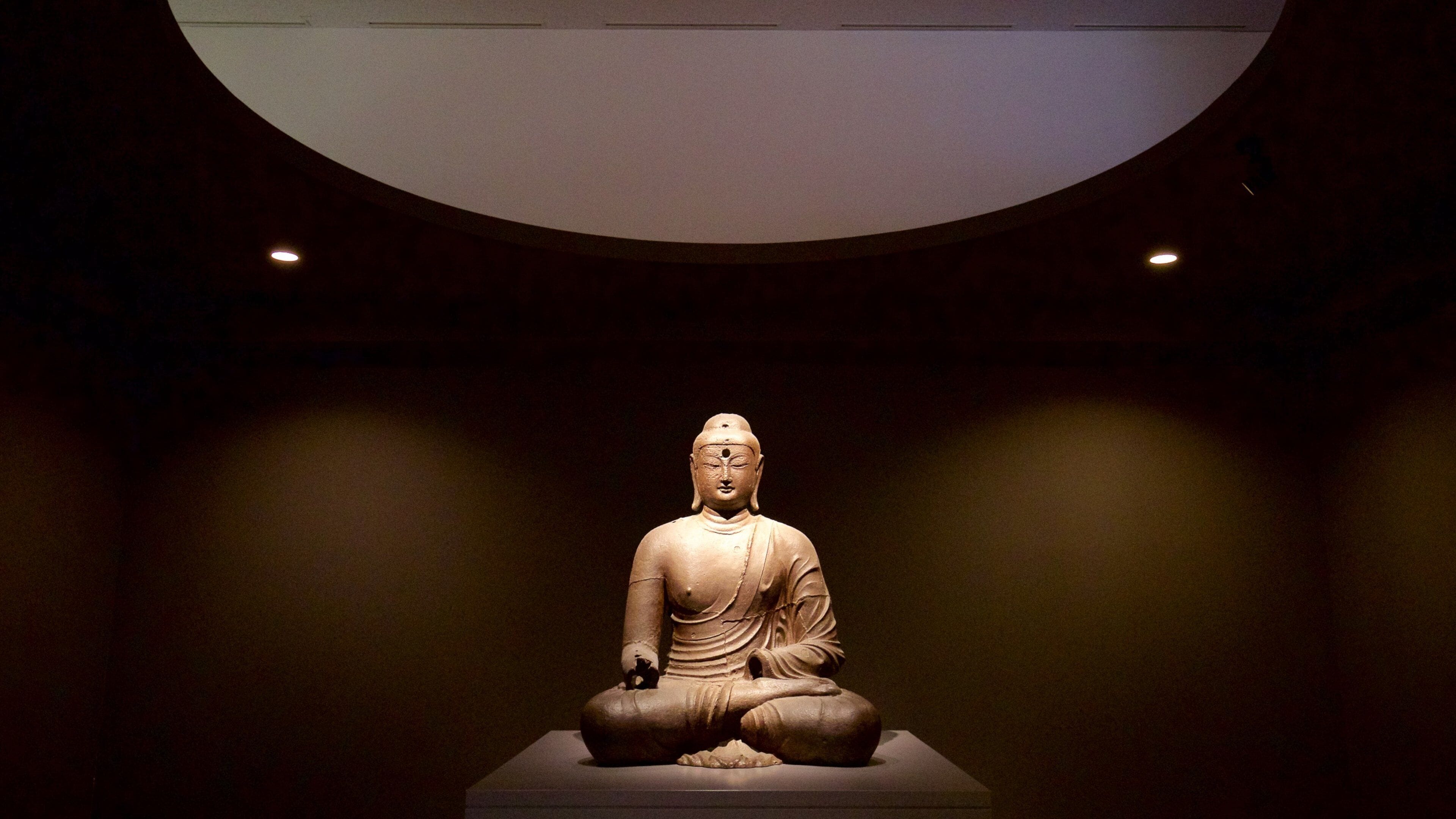 National Museum of Korea featuring heritage elements and interior views