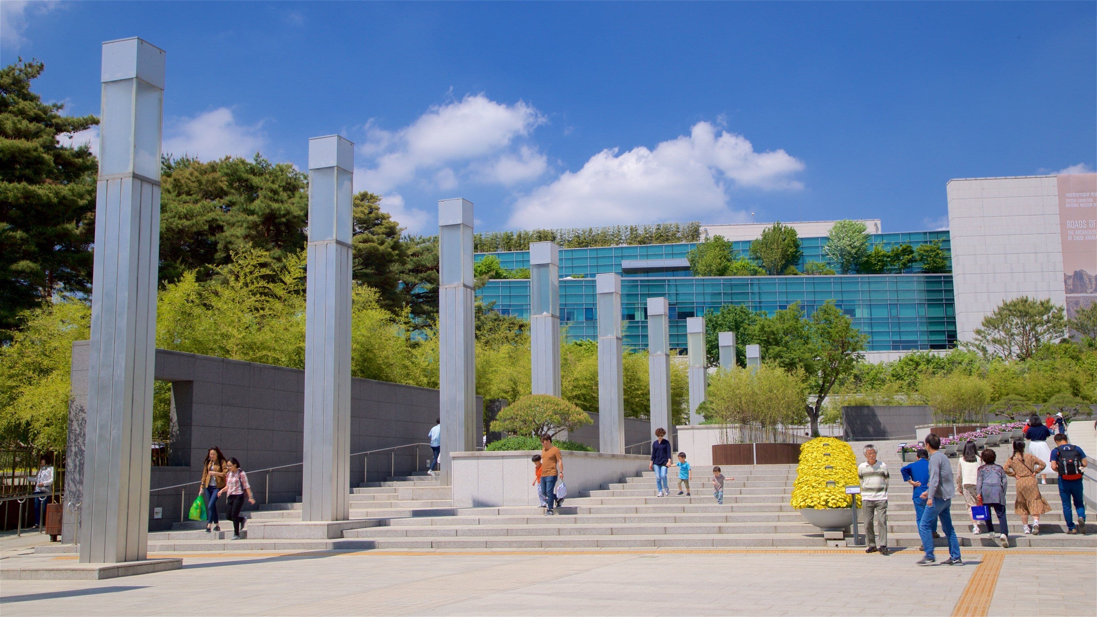 National Museum, Seoul, South Korea which includes flowers as well as a small group of people