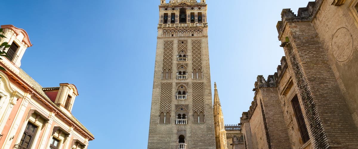 La Giralda which includes heritage architecture