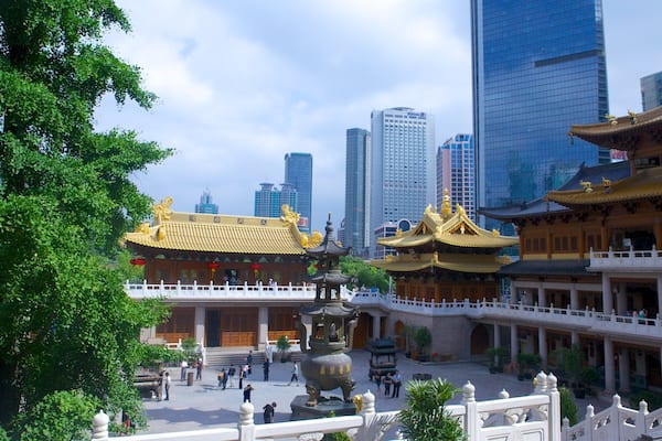 Jing An Temple mit einem Stadt und Tempel oder Andachtsstätte
