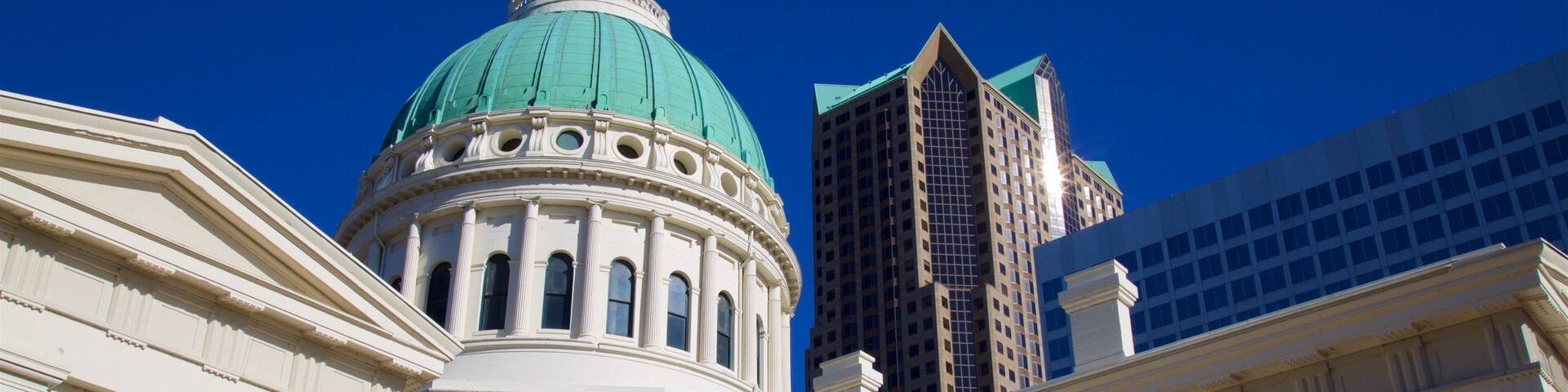 Old Courthouse featuring a city and heritage architecture