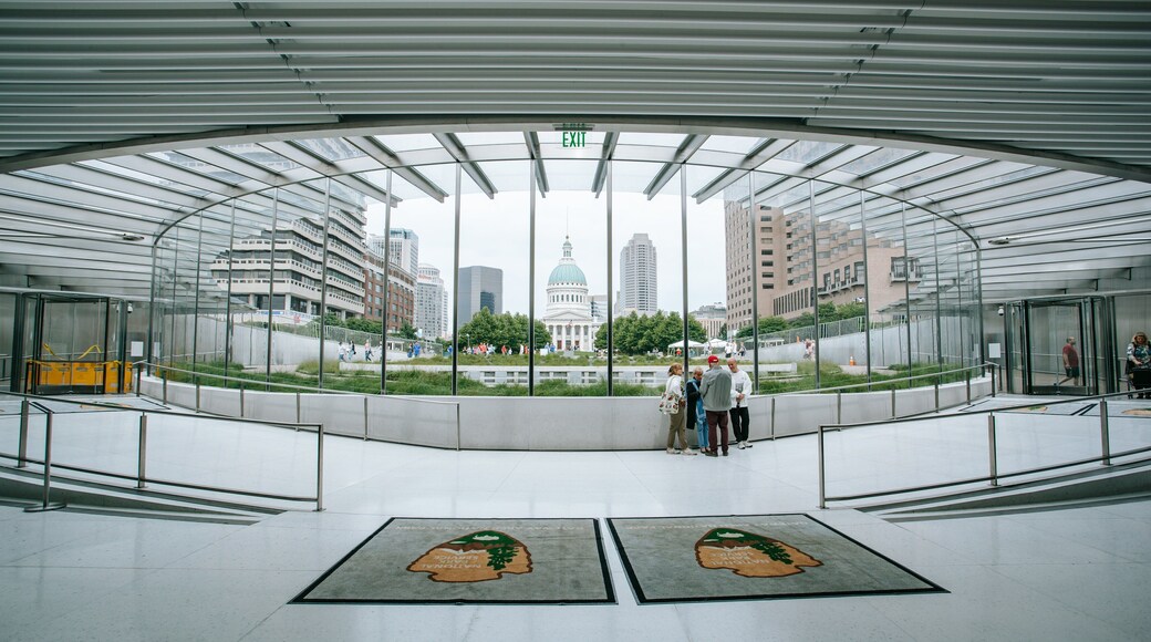 Gateway Arch as well as a family