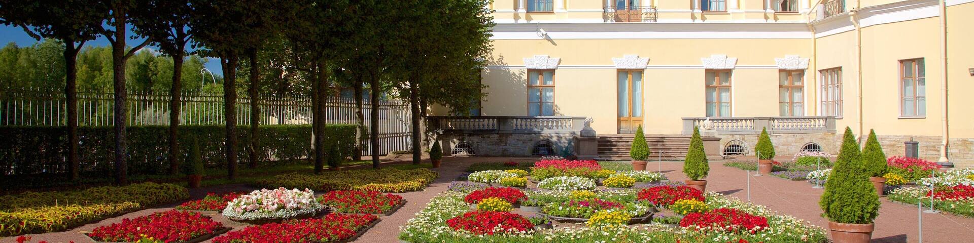 Pavlovsk Palace and Park featuring heritage architecture and flowers