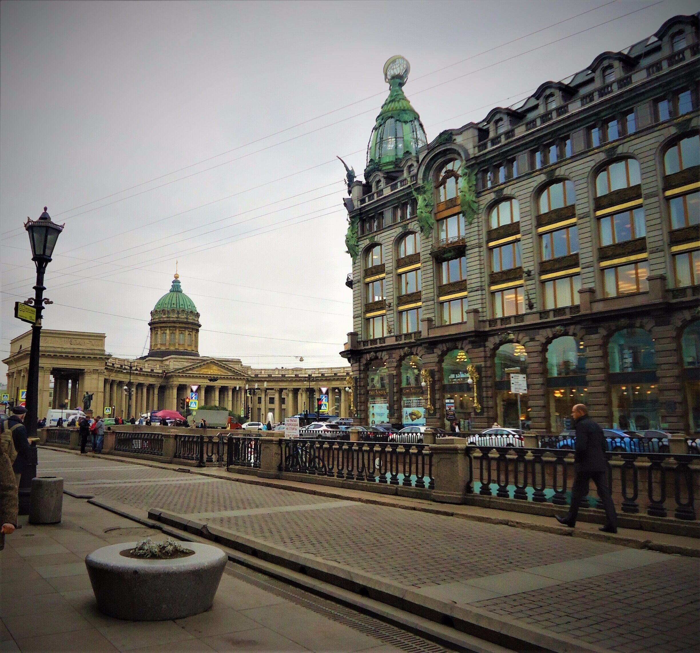 Here is the Kazan Cathedral and the SingerHouse, also known as the 'House of books' situated next to the Griboyedov Channel Embankment in StPetersburg. Russia  #TroveOnTuesday
#lifeatexpedia #stunningstructures
#Architecture  #urbanjungle #History
