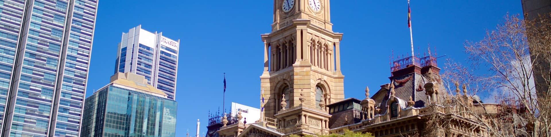 Sydney Town Hall featuring heritage architecture and a city