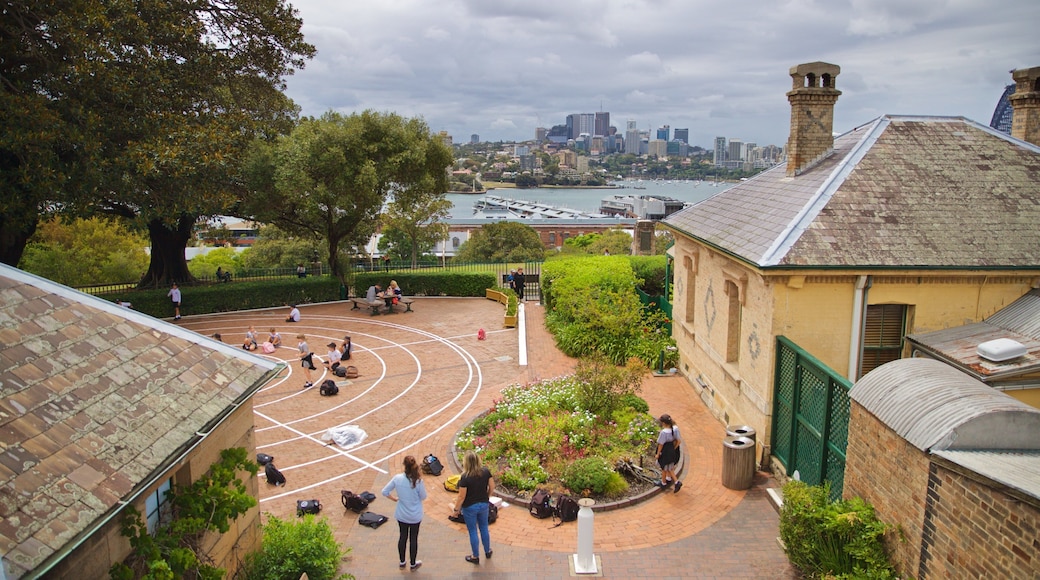Sydney Observatory showing a square or plaza