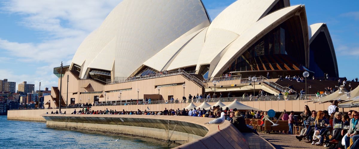Opéra de Sydney montrant quartier d\'affaires, architecture moderne et ville