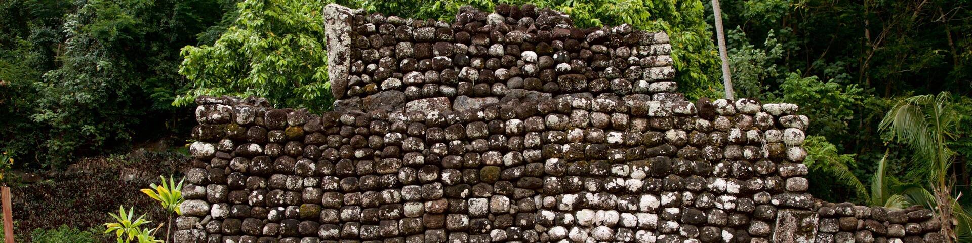 Marae Arahurahu Temple showing heritage elements