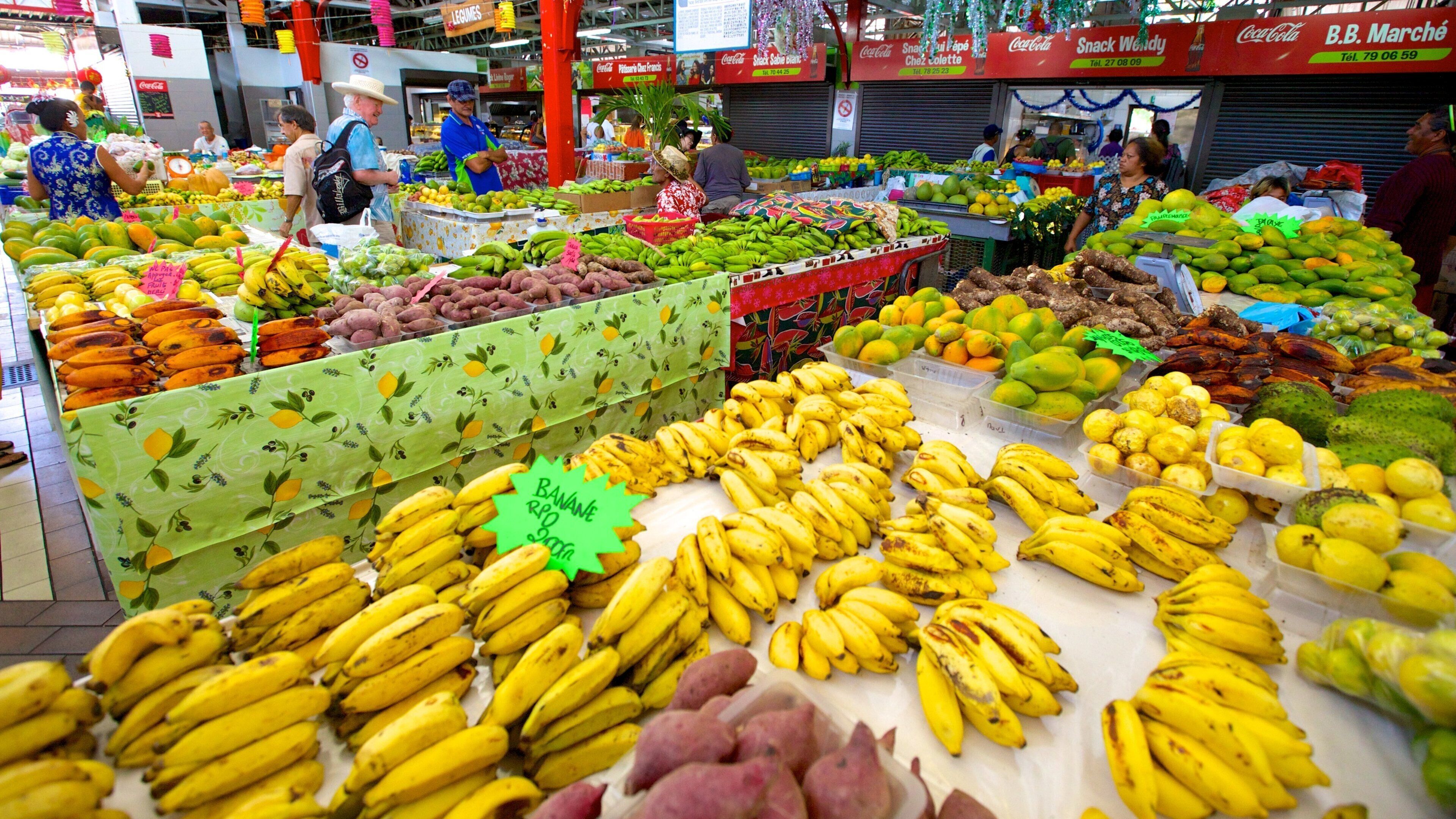 Mercado de Papeete caracterizando mercados e comida
