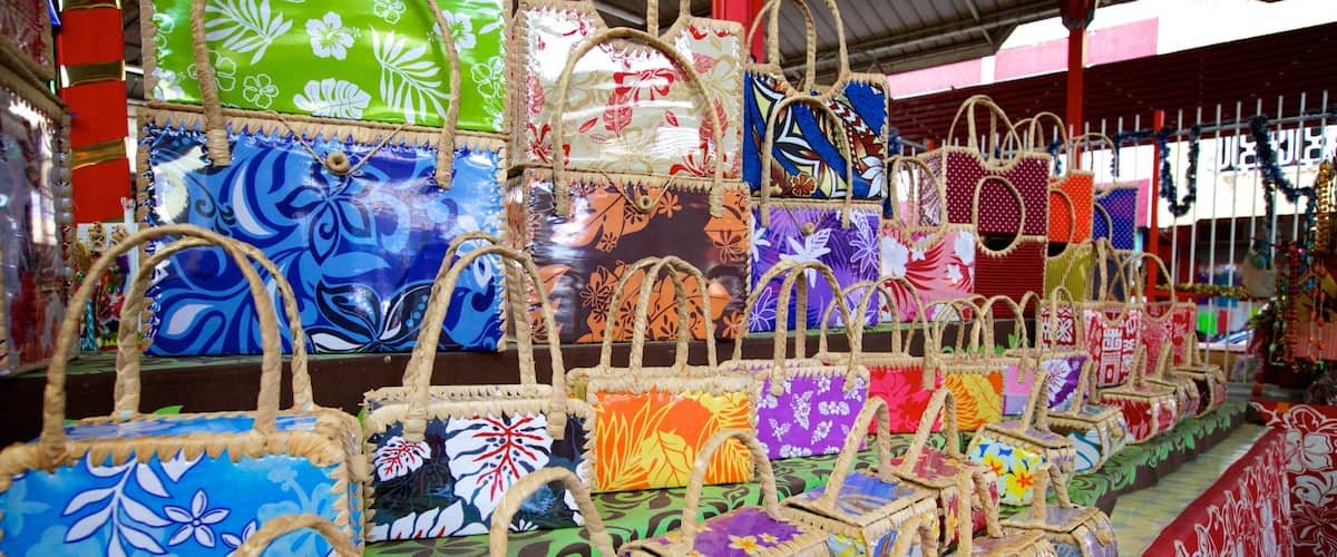 Mercado de Papeete mostrando mercados y moda