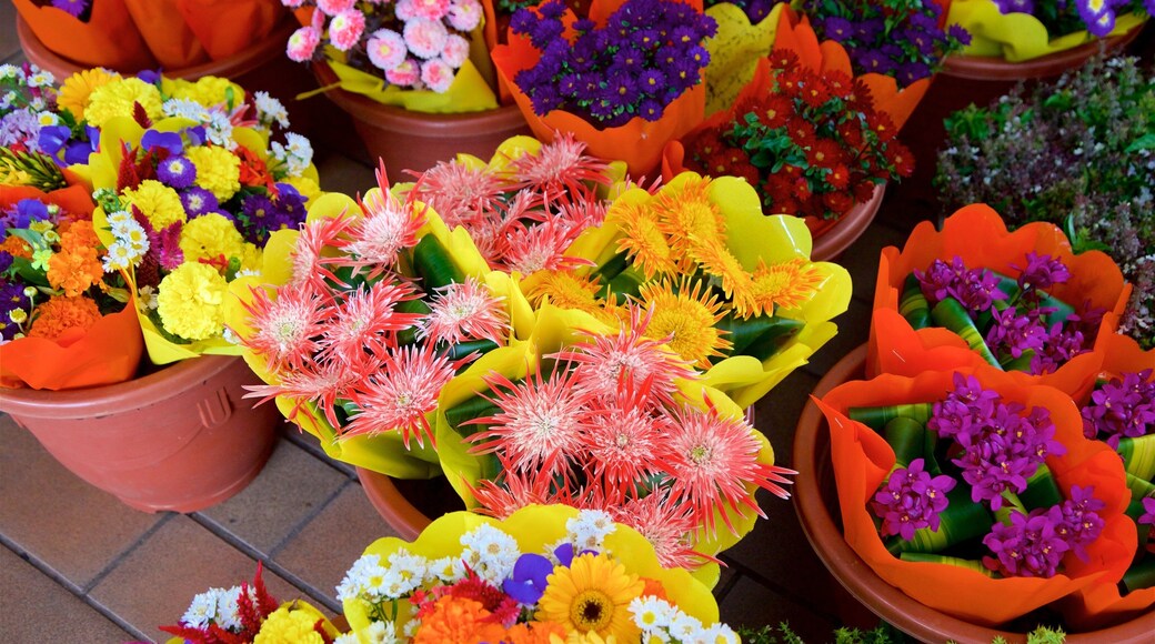 Mercado de Papeete mostrando flores