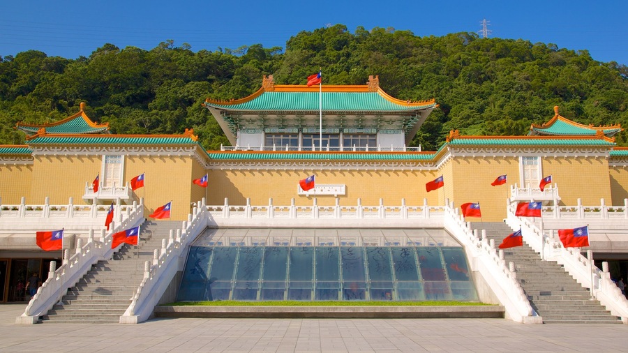 National Palace Museum showing religious elements and a temple or place of worship