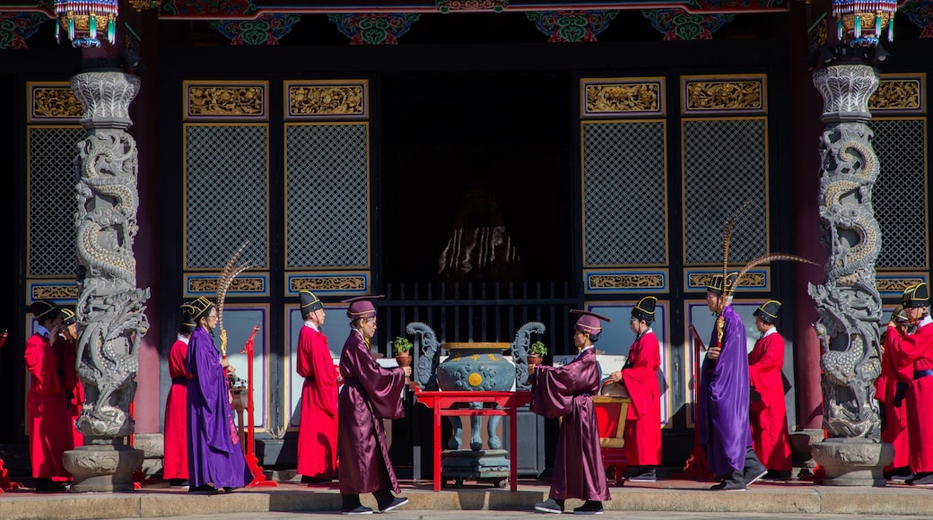 Taipei Confucius Temple showing performance art, a temple or place of worship and heritage elements