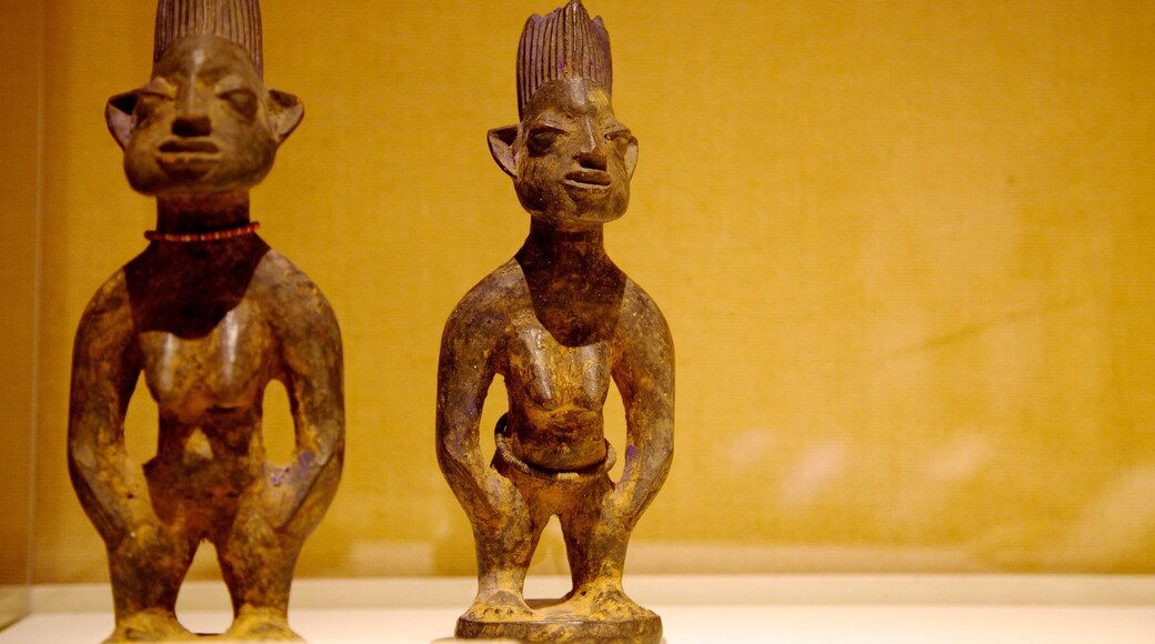 Museum of Fine Arts showing art and interior views