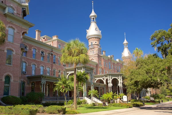 Henry B. Plant Museum featuring heritage architecture