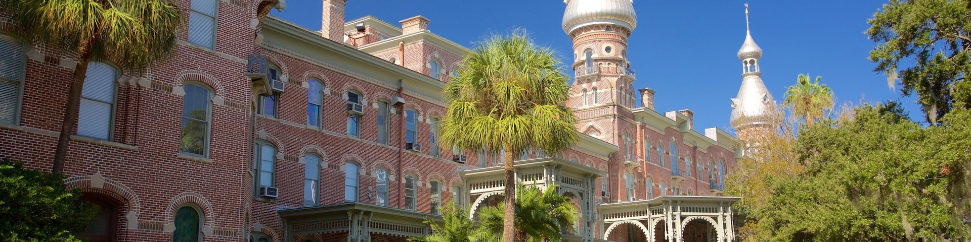 Henry B. 植物博物館 其中包括 歷史建築