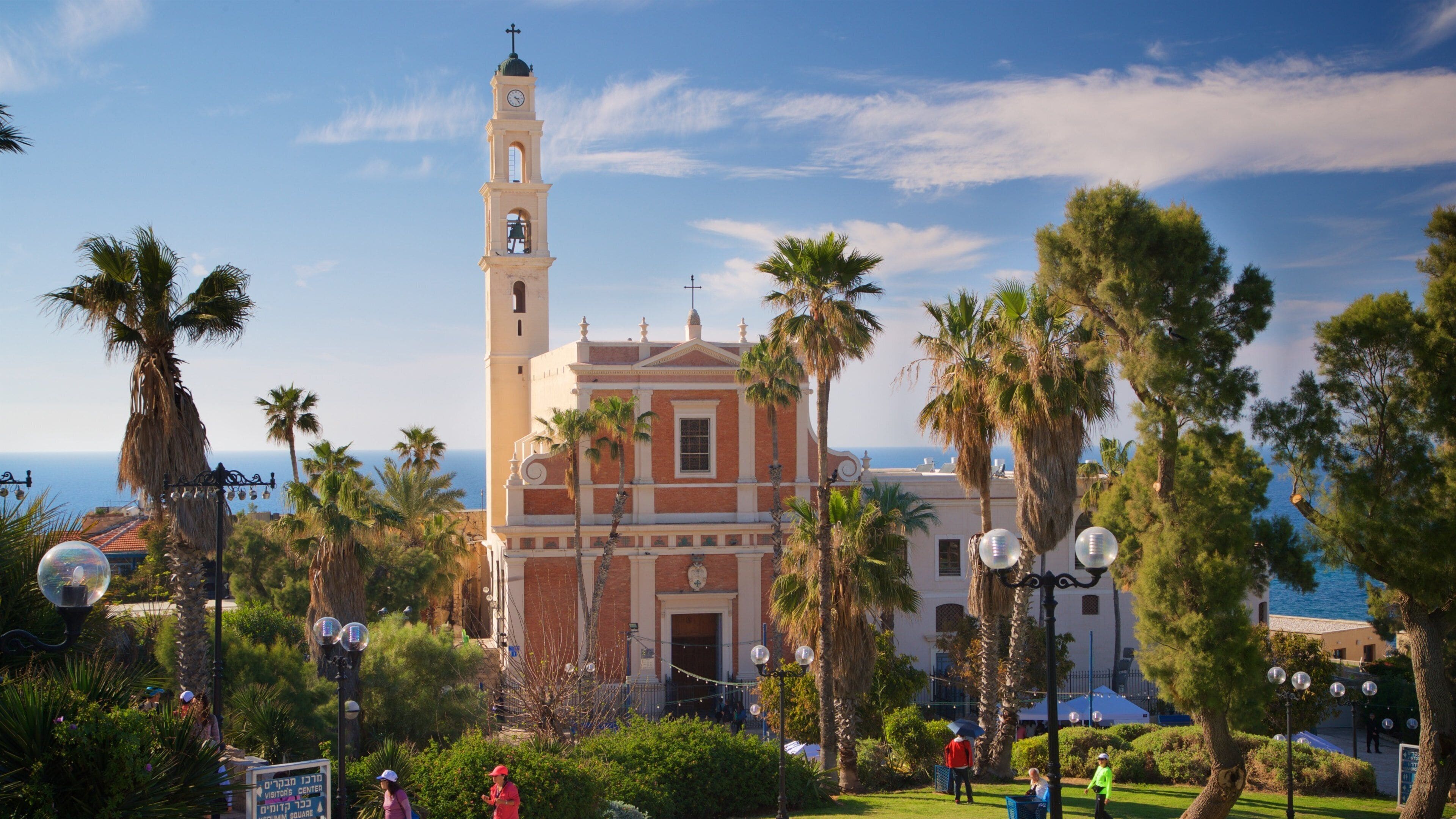 St. Peter\'s Church featuring a garden and a church or cathedral