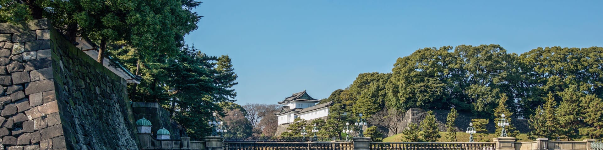 皇居正門石橋と二重橋濠