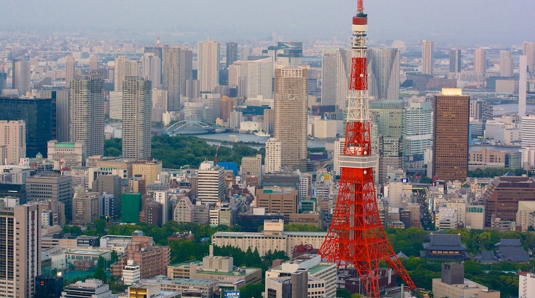 Torre de Tokio ofreciendo una ciudad, arquitectura moderna y un rascacielos