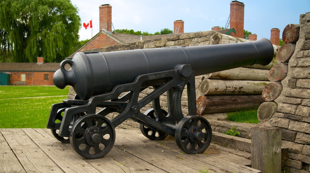 Site historique national de Fort York qui includes articles militaires
