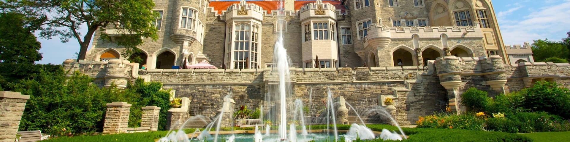 Casa Loma featuring a garden, a castle and heritage elements