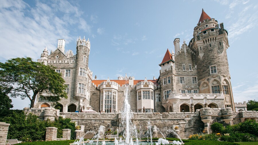 Casa Loma featuring heritage architecture, a fountain and a castle