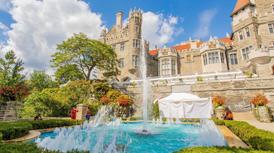 Casa Loma featuring heritage architecture and a fountain