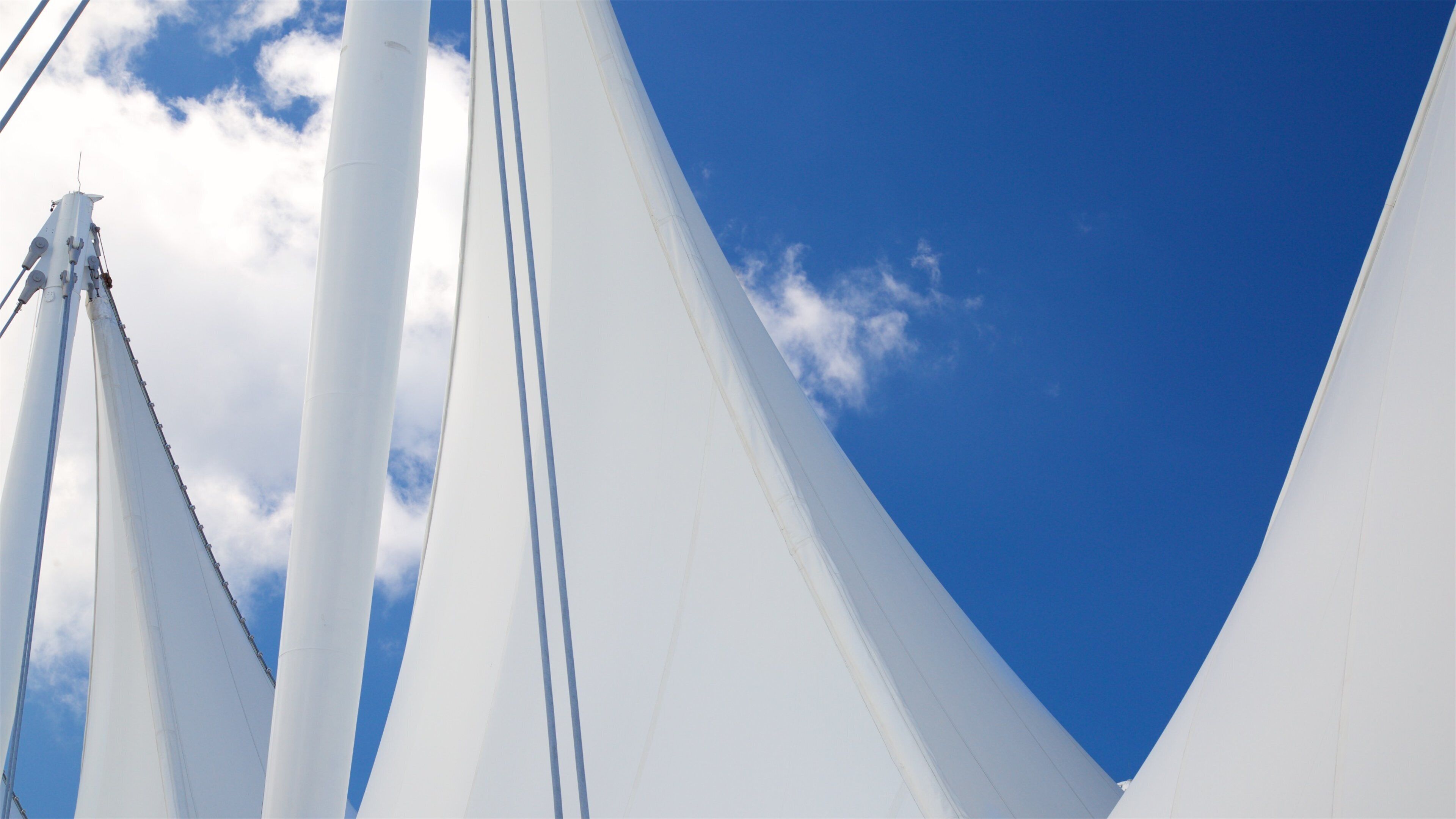 Canada Place montrant architecture moderne