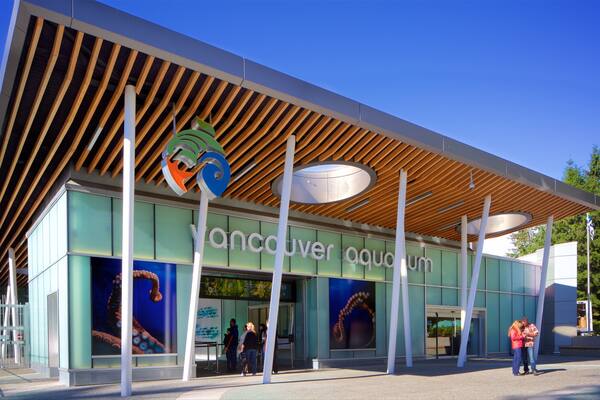 Vancouver Aquarium featuring marine life and signage