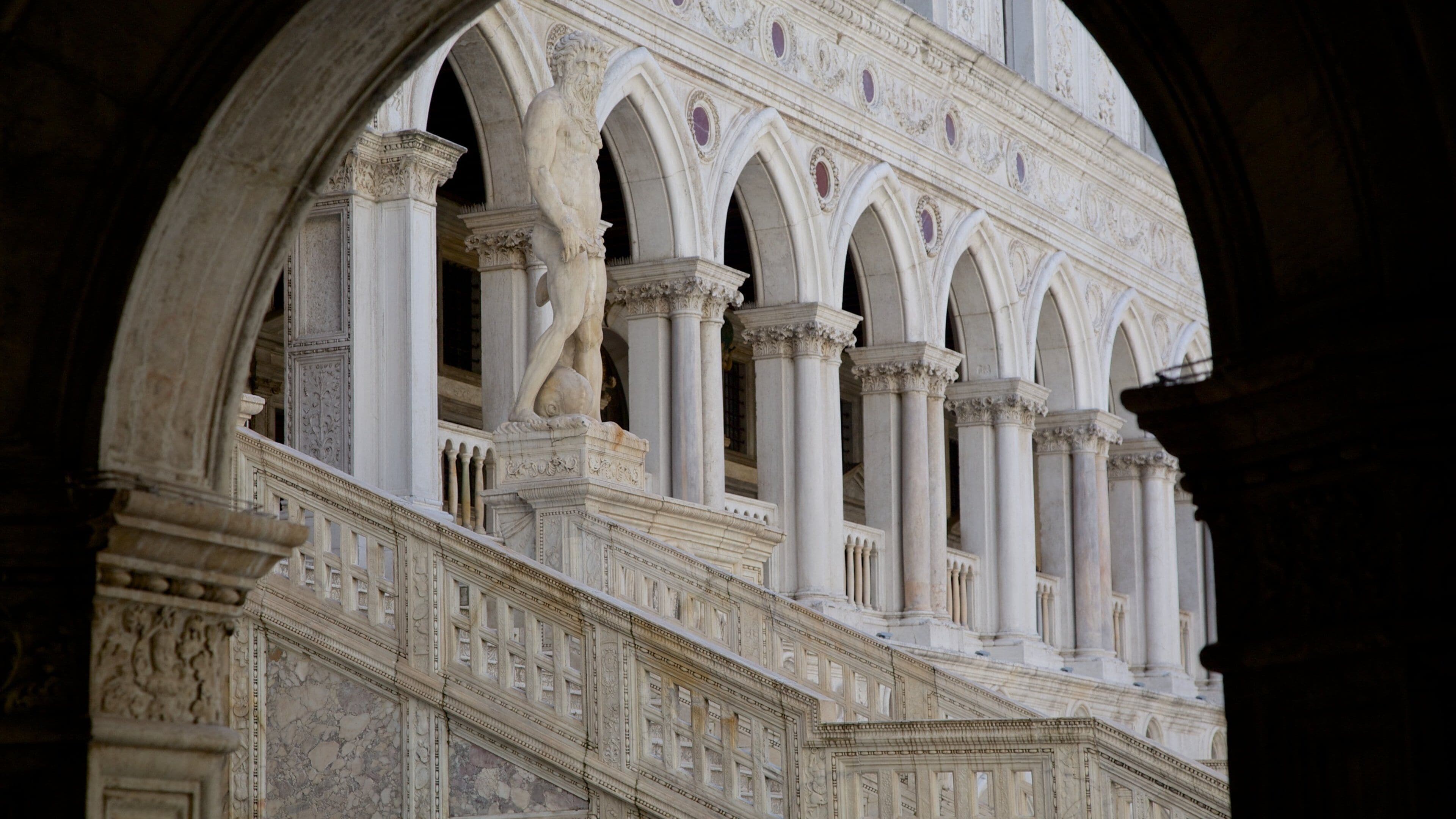 Palais des Doges qui includes château et patrimoine architectural