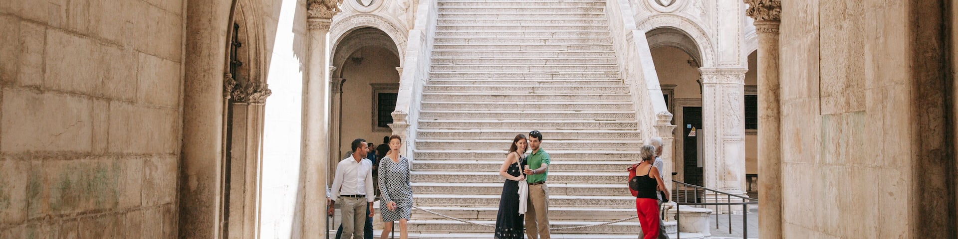 Doge\'s Palace featuring street scenes and heritage elements