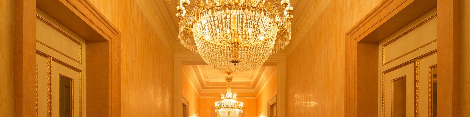 Opéra La Fenice mettant en vedette vues intérieures et scÚnes de théùtre