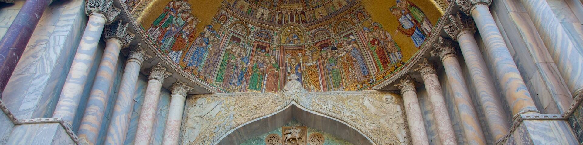 St. Mark\'s Basilica showing a church or cathedral, heritage architecture and religious aspects