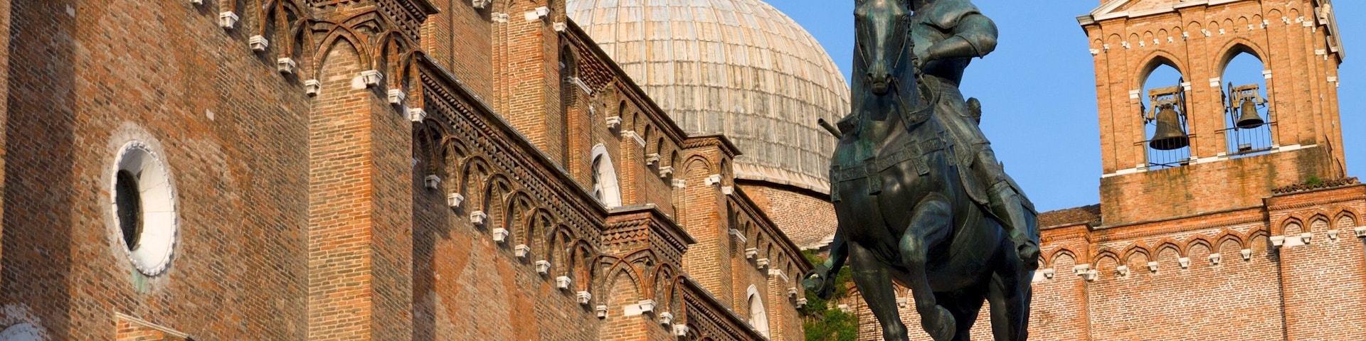 Chiesa Santa Maria dei Miracoli caracterizando aspectos religiosos e um monumento