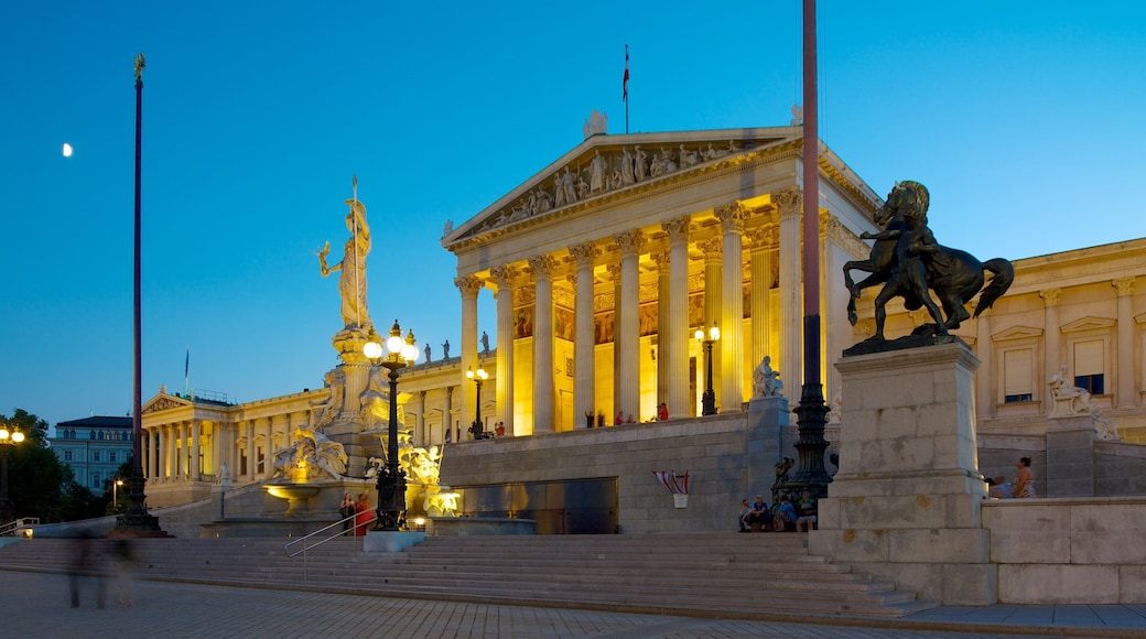 Østerrikes parlamentsbygning som inkluderer administrativ bygning, statue eller skulptur og historisk arkitektur