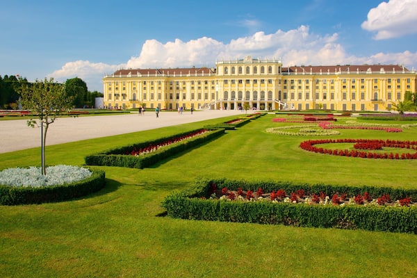Schloss Schönbrunn welches beinhaltet Palast oder Schloss, Stadt und historische Architektur
